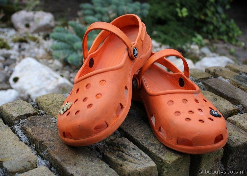 crocs duet busy day lace up